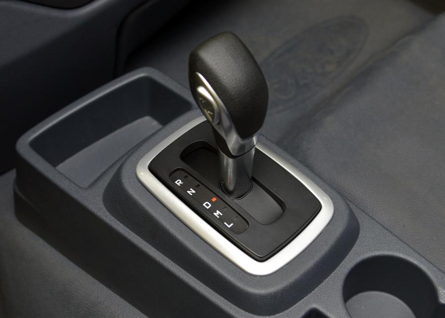Детали интерьера Ford Cargo 2429 Torqshift 2016 года  (фото 4 из 5)